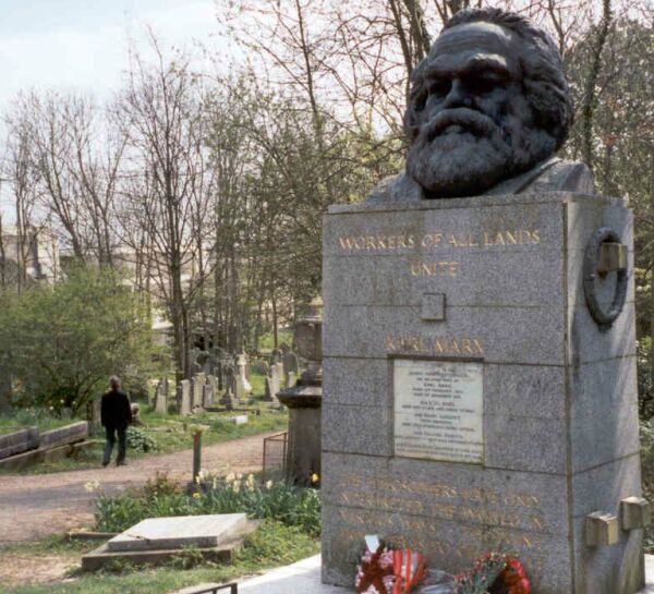 A bit more to give some perspective on the size of the head of Karl Marx. You don't fuck with the head of Karl Marx.